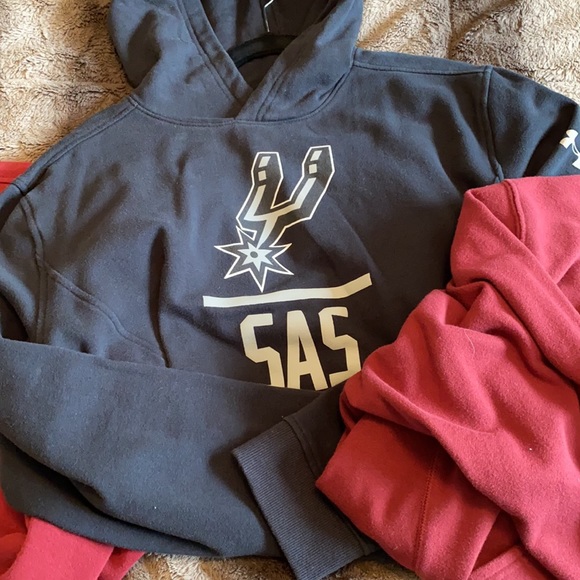 Bundle of 3 sweatshirts 2 under armor and 1 champion - Picture 2 of 9